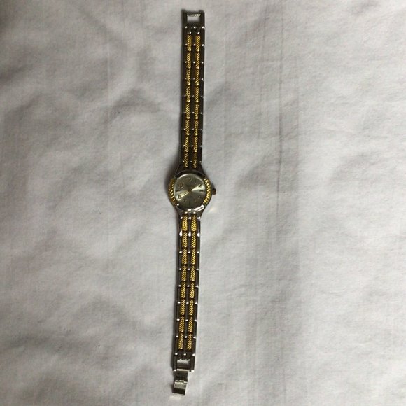 Geneva - Two toned women's quartz watch - Picture 2 of 7